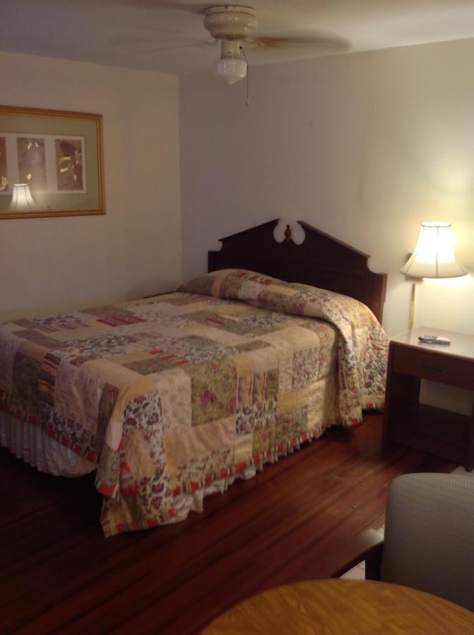 פוקסבורו Gaard Motel מראה חיצוני תמונה